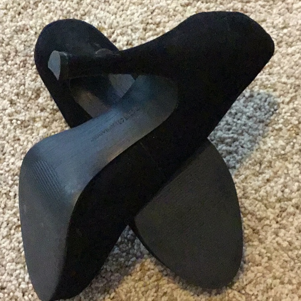 Black Suede Platform Pump - image 5